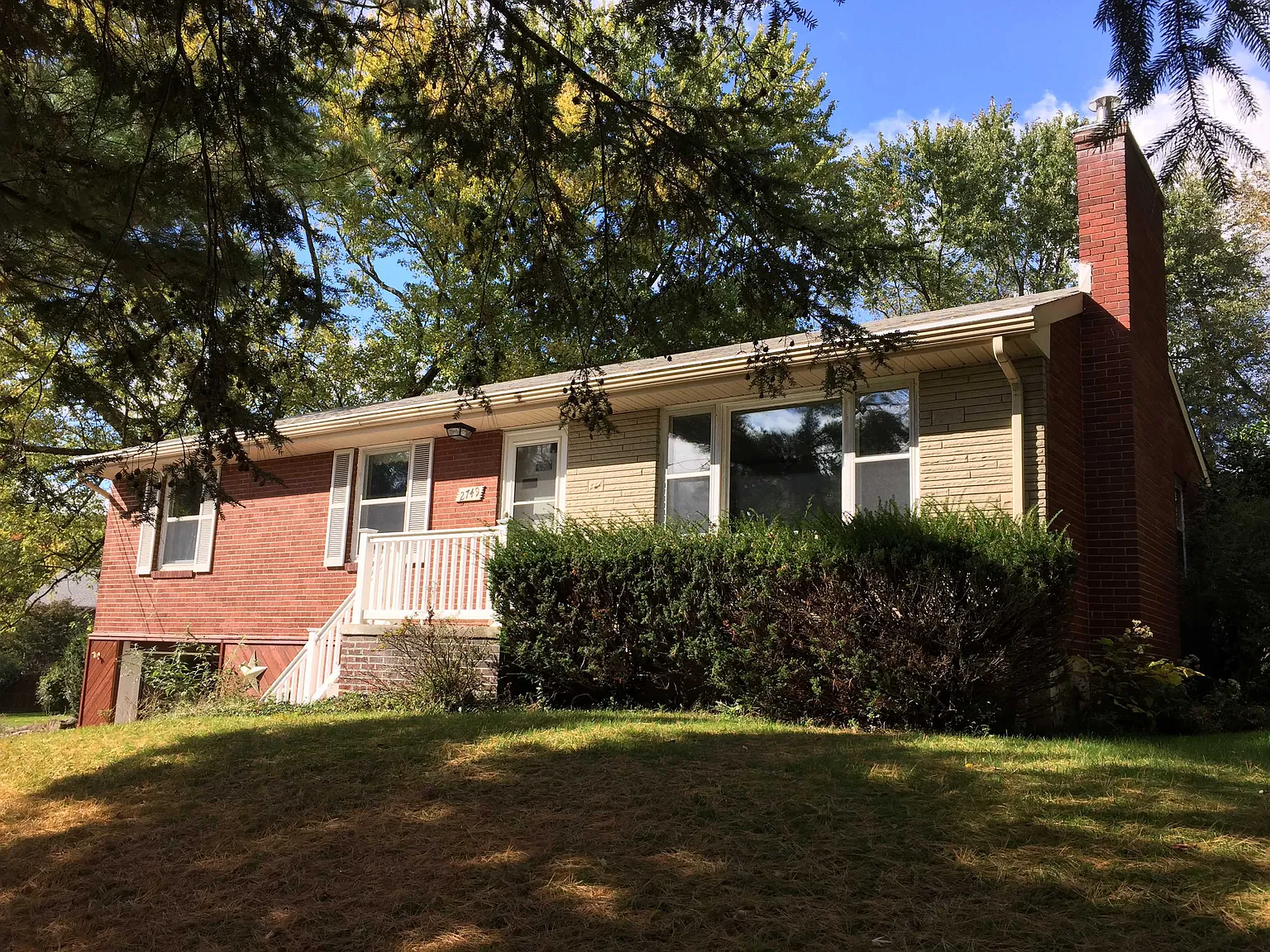 2749 Clearview Rd photo 1