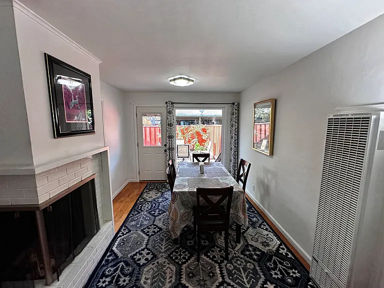 308 Waverley St — Photo 4