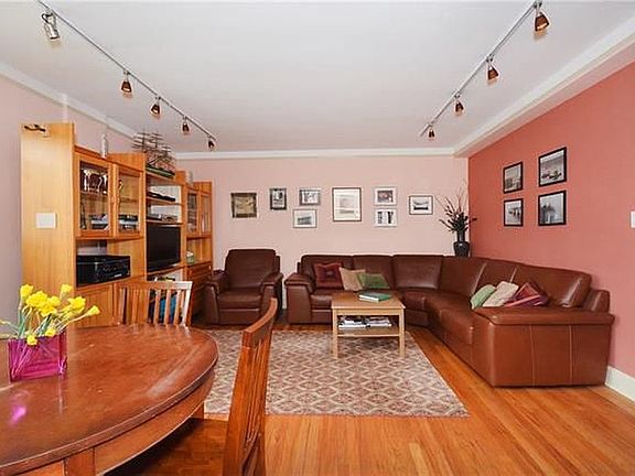 2nd image of 5444 Arlington Ave #H23