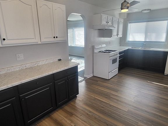 5th image of 1763 Oak St