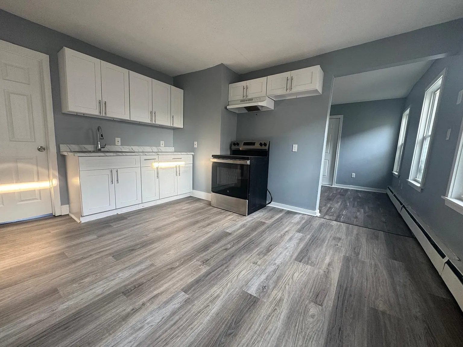 3 bed, 1200 sqft, $1,595 — Photo 4