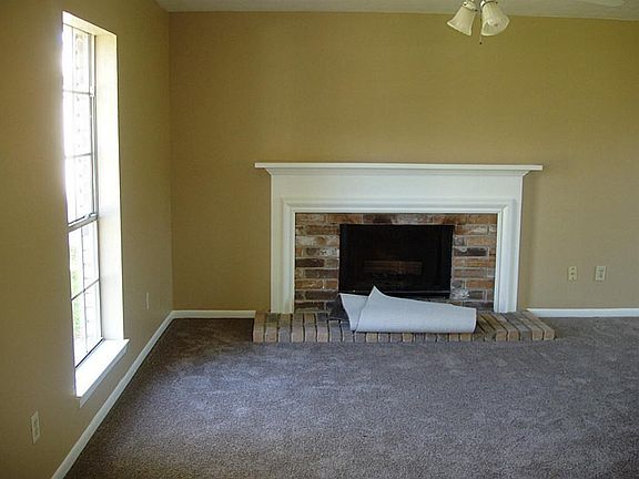 2nd image of 18167 Brooknoll Dr