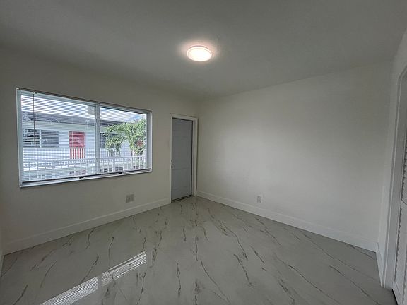 3rd image of 1969 N Glades Dr #5