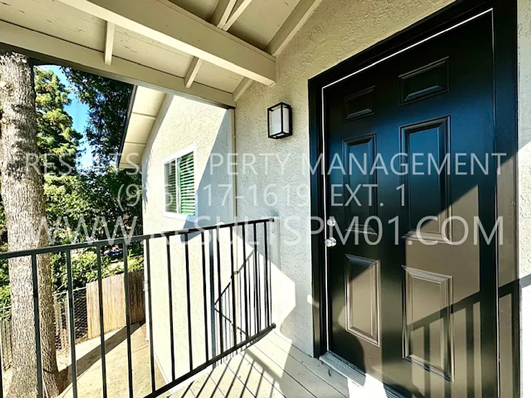 105 Parry St — Photo 12