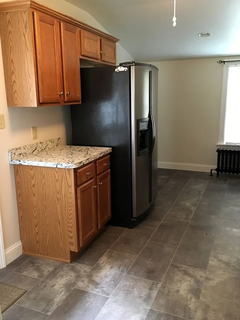 253 East Main Street — Photo 3