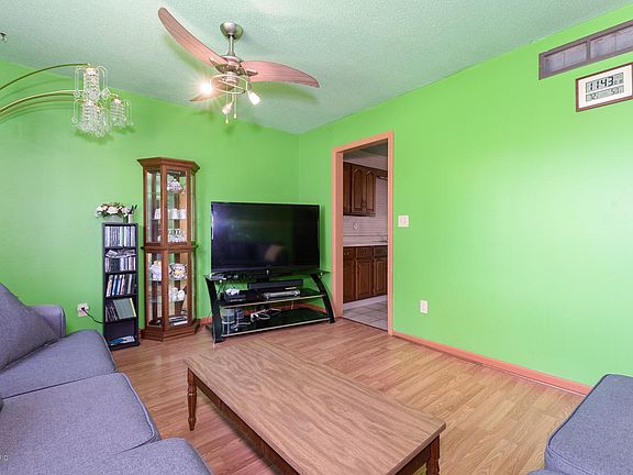 4th image of 34 23rd St N