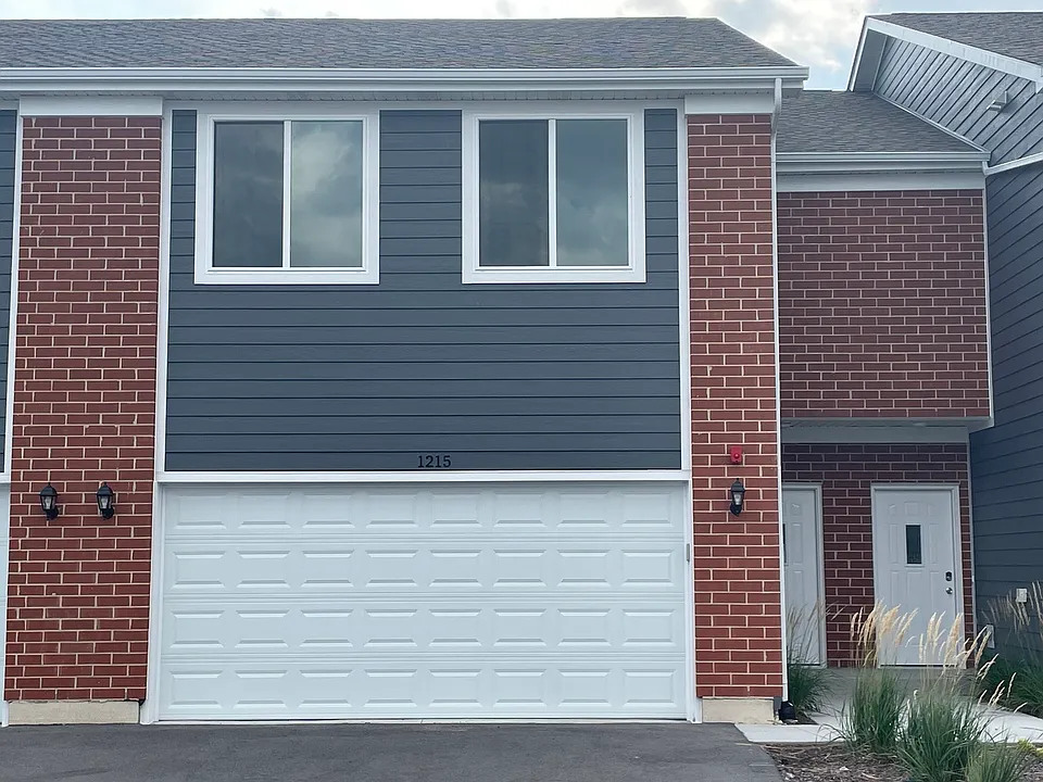 1215 Gillespie Ln