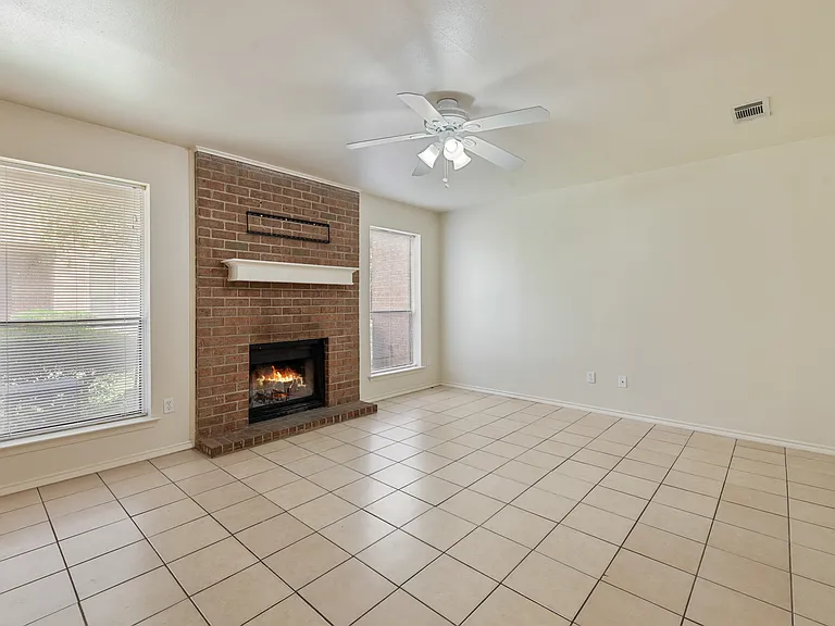 1904 Dartmouth St #S4 — Photo 3