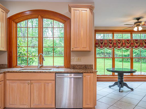 3rd image of 1677 Glenwood Way