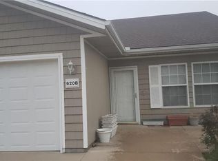 620 Willow Ln, Peculiar, MO 64078