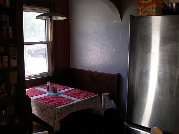 5th image of 309 W Vine St
