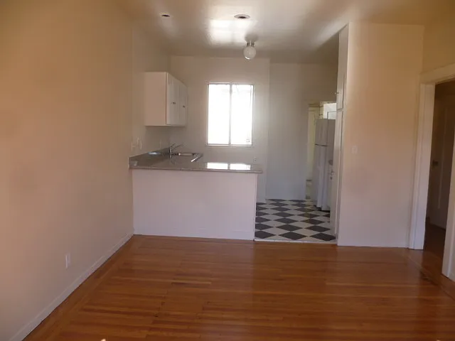 1410 Broadway — Photo 5