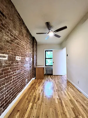 Rented by City Connections Realty | media 3