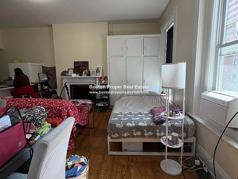 337 Beacon St #7 — Photo 6