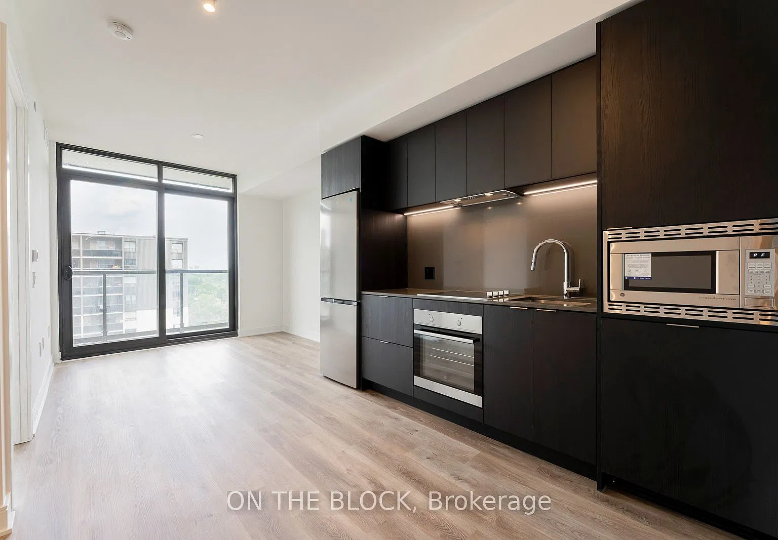 2 bed, $2,150 — Photo 4