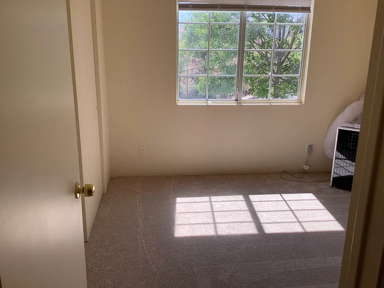 604 N Bagby Dr #B — Photo 11