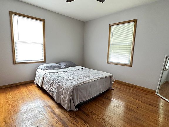 4th image of 4916 S 41st St