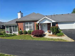 3663 Stonecreek Cir #B, Jeffersonville, IN 47130