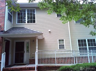 228 Pinelli Dr, Piscataway, NJ 08854