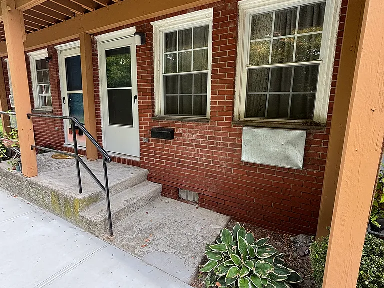 40-1 Huguenot St — Photo 14