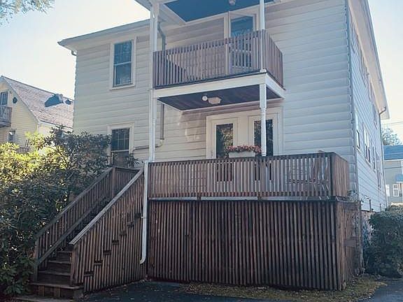 3rd image of 389 Nahatan St