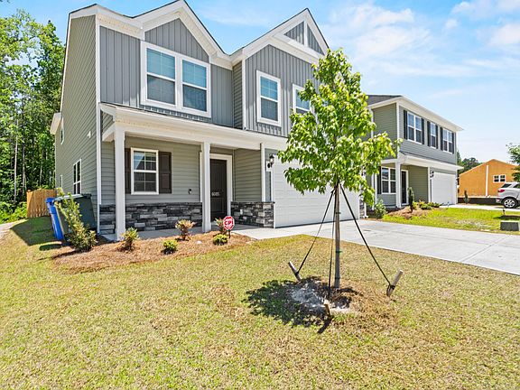 3rd image of 605 Edgemont Ct