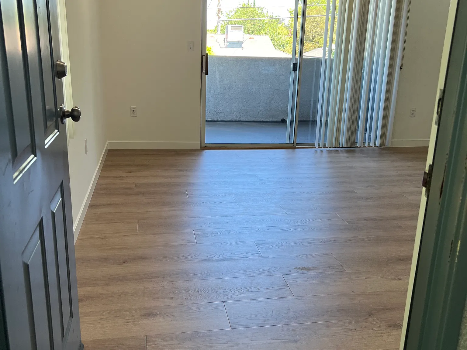 3 bed, 1200 sqft, $3,200 — Photo 1