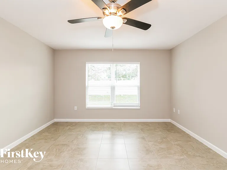 449 Earhart Dr — Photo 8