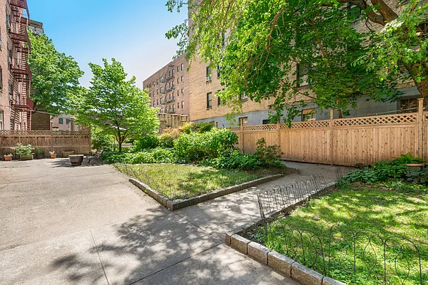 Sold by LG Fairmont Group | media 11