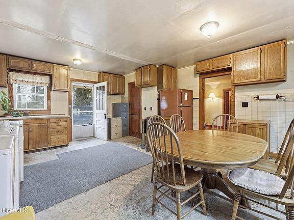 3rd image of 2407 Peartree Road