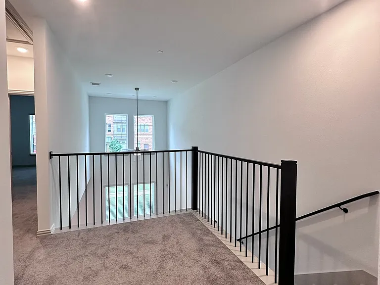 609 Friendswood Dr — Photo 6