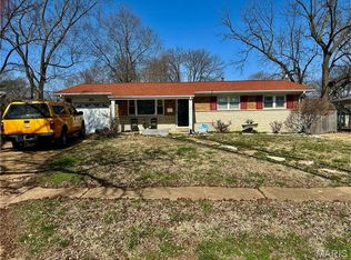 20 Hammes Dr, Florissant, MO 63031