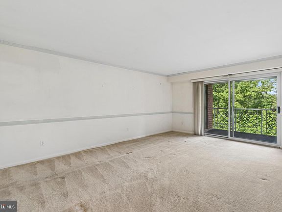3rd image of 1 Lucan Ct APT 301