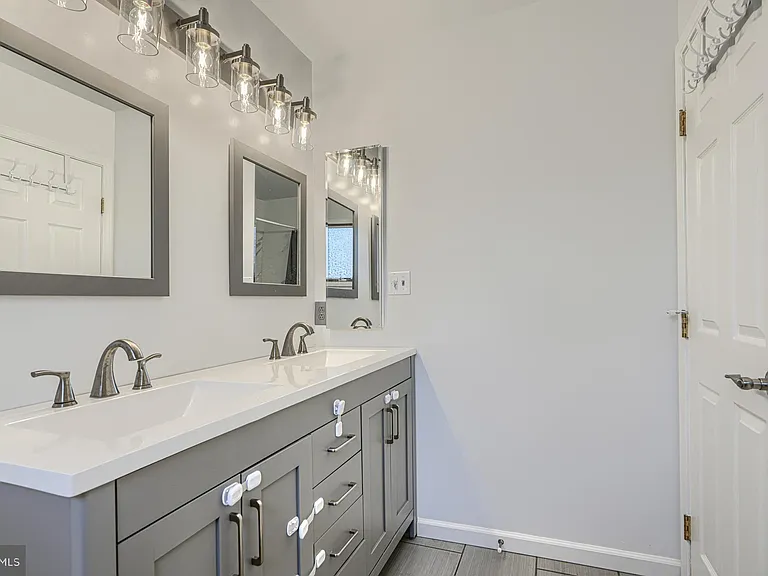 8301 Whitebark Ct — Photo 34