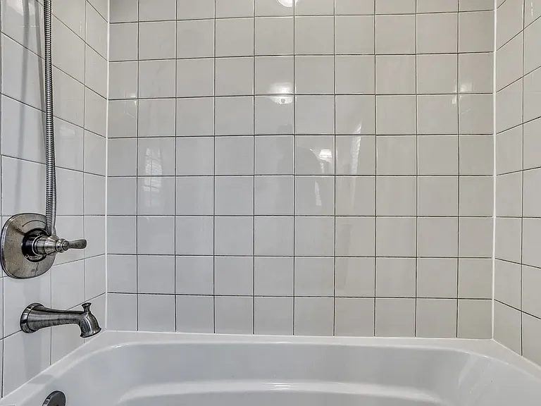 1524 E Clement St — Photo 16