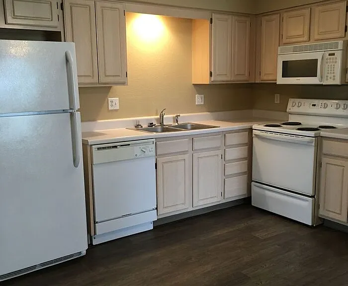 908 Garden Way — Photo 22
