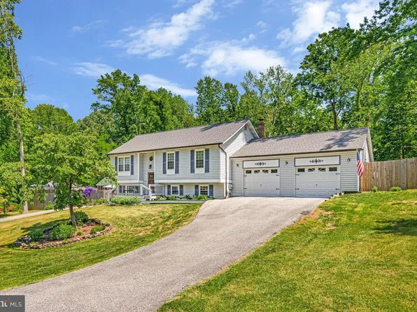 9017 Megan Cir, Owings, MD 20736