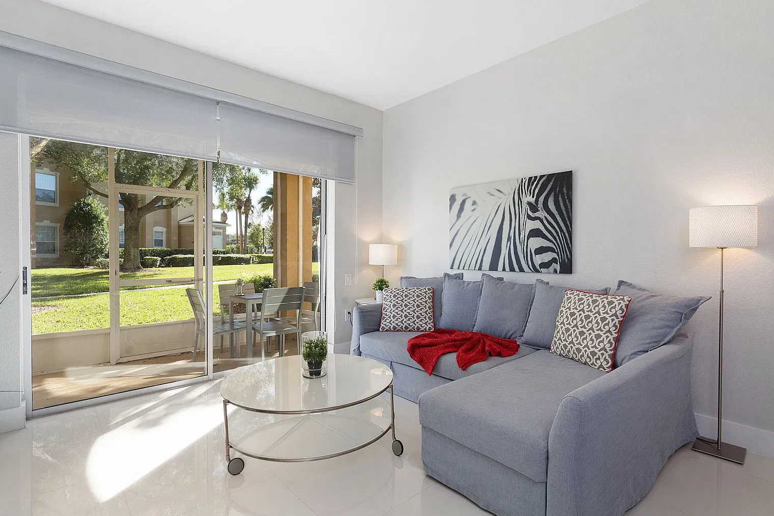 2 bed, 2.0 bath, 1087 sqft, $4,601 — Photo 3
