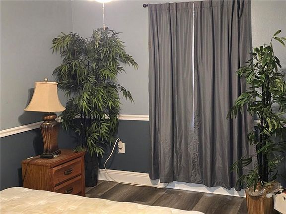 5th image of 120 Firethorn Dr