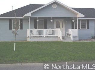 386 Overlook Dr, Ellsworth, WI 54011