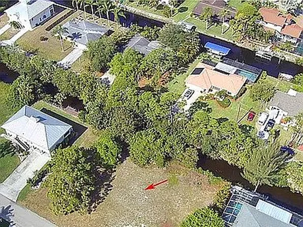 27106 Belle Rio Dr, Bonita Springs, FL 34135