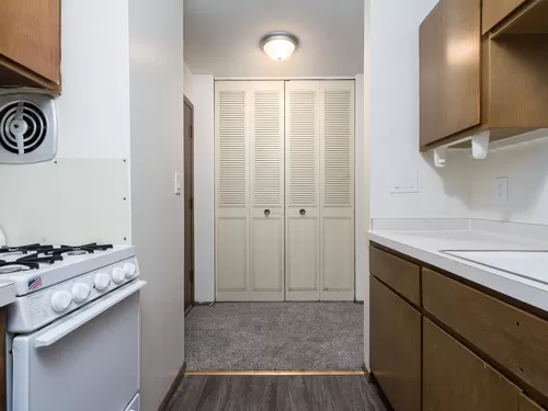 1 Bed / 1 Bath - 700 SF - Kitchen - 3245 N Oakland Ave