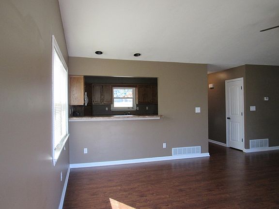 5th image of 1403 Hawkins Dr
