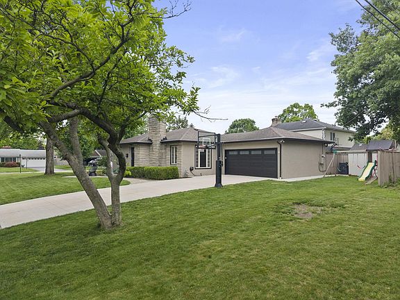 4th image of 1757 Inchcliff Rd