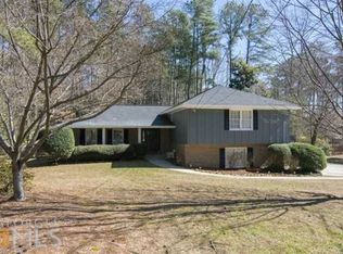 1035 Windsor Trl, Roswell, GA 30076