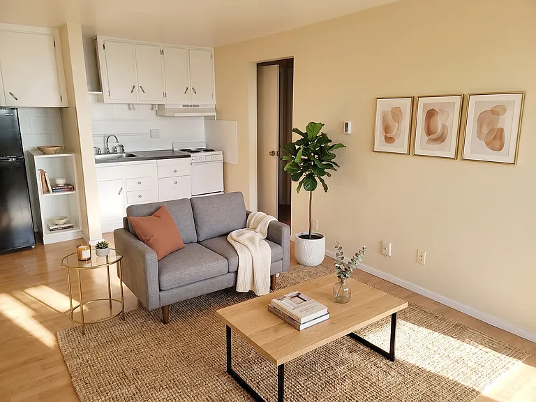 1439 NW 52nd St #13 — Photo 2