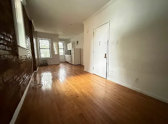 Rented by Kahana Real Estate LLC | media 4