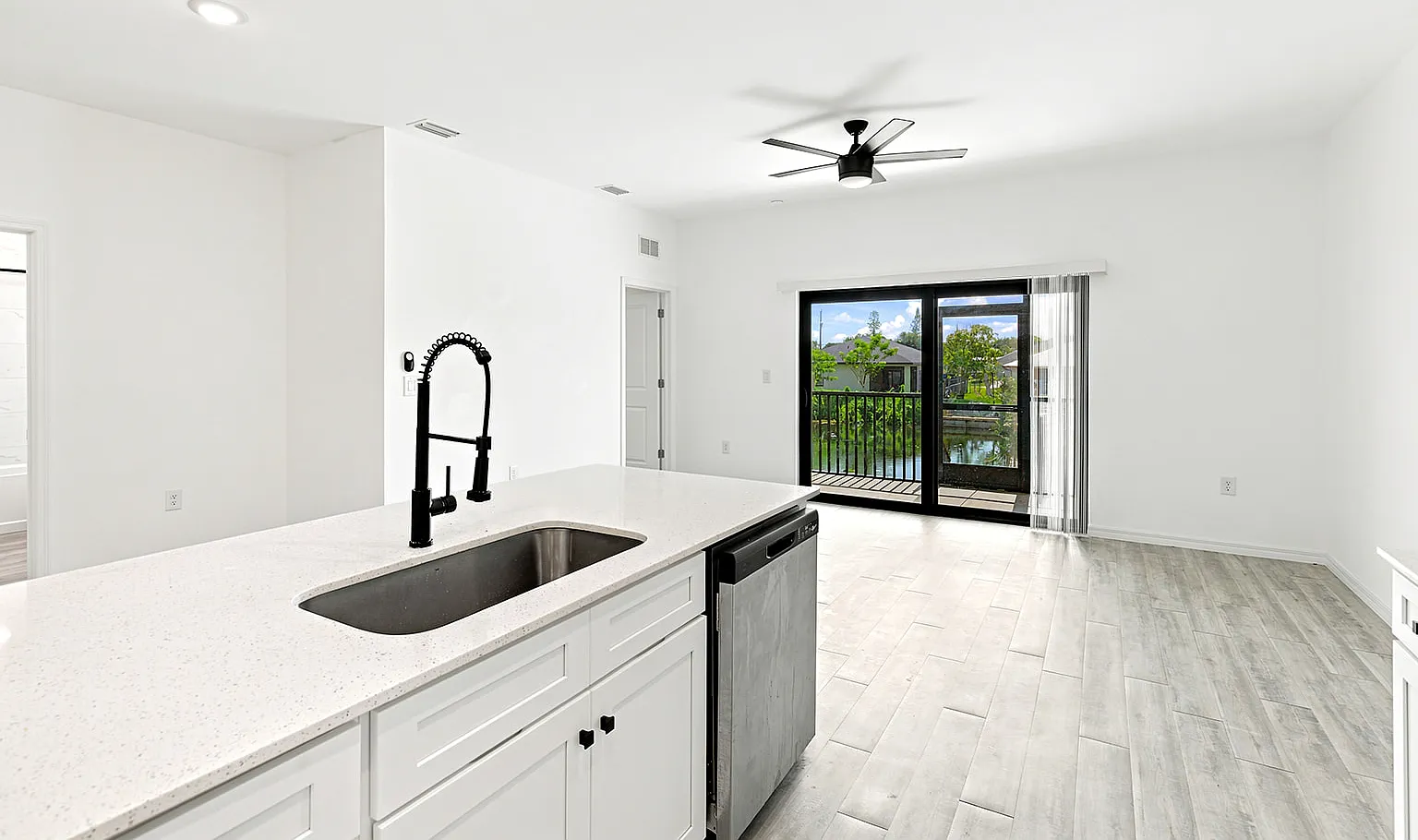 3 bed, 1300 sqft, $1,890 — Photo 3