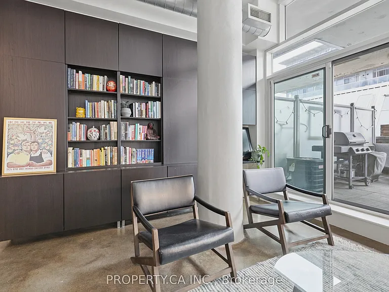233 Carlaw Ave #325 — Photo 10
