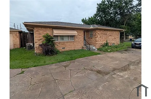 6120 Castle Dr Photo 1